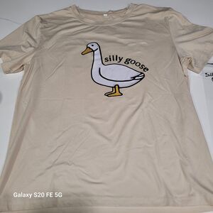 MED Silly Goose Funny T-Shirt, Silly Sayings Tee, Humorous Unisex Top Quirky B20